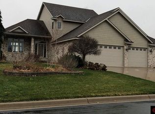 513 Redpoll Ave SE, New Prague, MN 56071