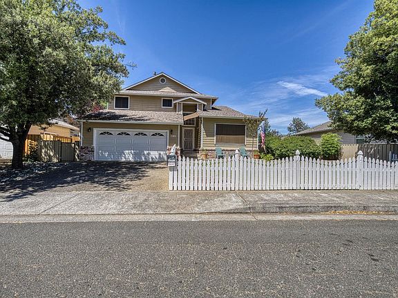 4th image of 2165 Oakcrest Drive
