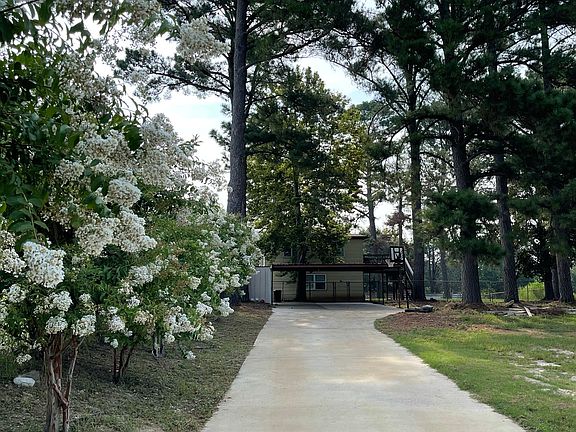 3rd image of 5705 County Road 1143 Unit B