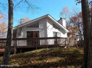 340 Sunrise Dr, Henryville, PA 18332