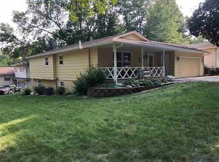 3309 E 31st St, Sioux Falls, SD 57103