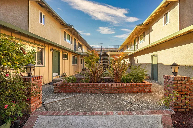 1220 Cortez Drive — Photo 2