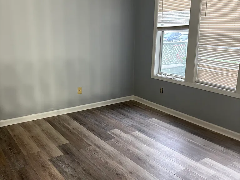 1004 Brookhollow Dr #5 — Photo 8