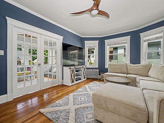 5th image of 14 Hillsboro St