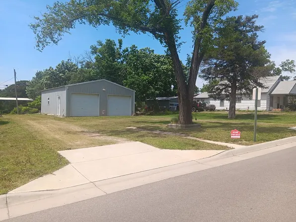1510 N Main St, Eureka, KS 67045