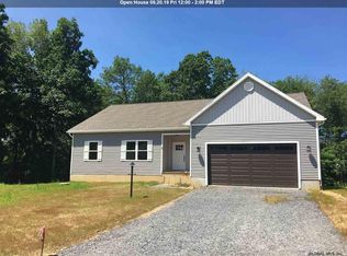 2 Newland Rd, Stillwater, NY 12170