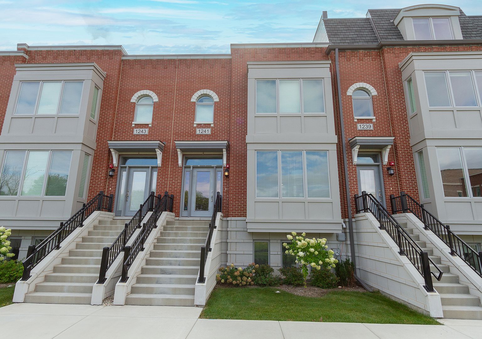 1241 Gateway Ct, Northbrook, IL 60062 MLS 11918266 Zillow