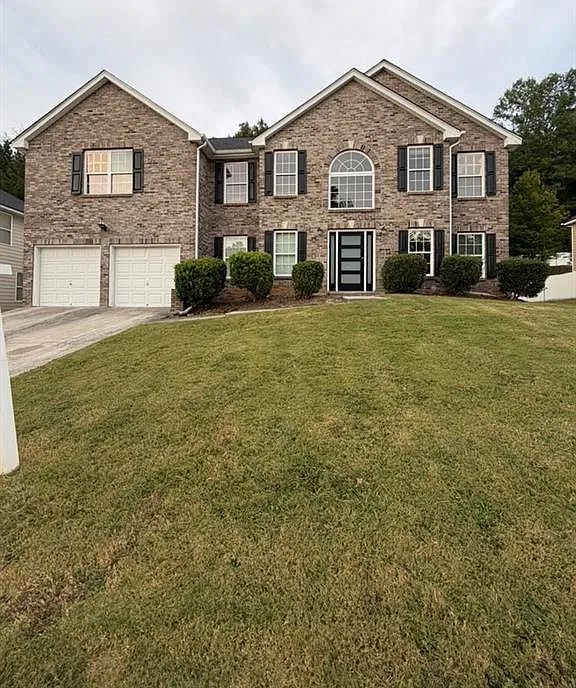 6 bed, 3.0 bath, 3486 sqft, $3,500 — Photo 1