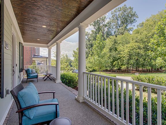 3rd image of 636 Lockwood Ln