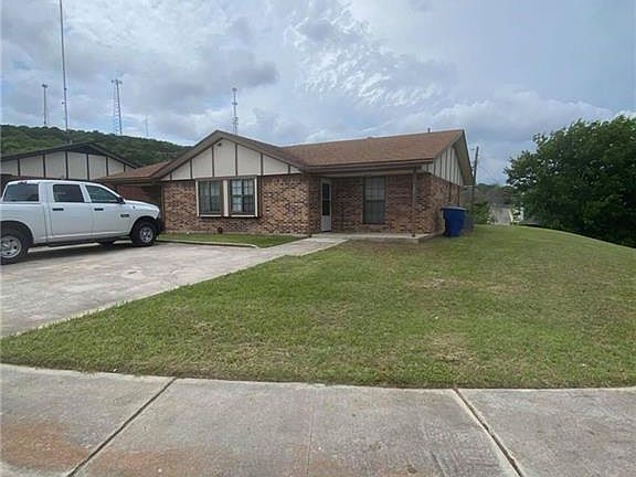 4th image of 925 Dryden Ave #927