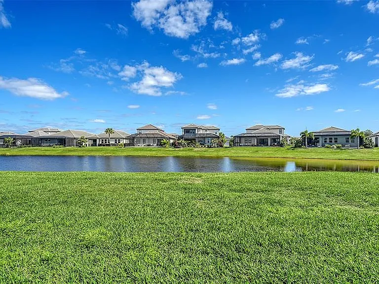 16905 Sweetwater Village Dr — Photo 44
