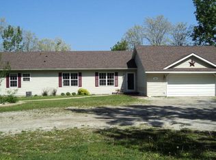 232 Eagle Bluff Dr, Oakwood, IL