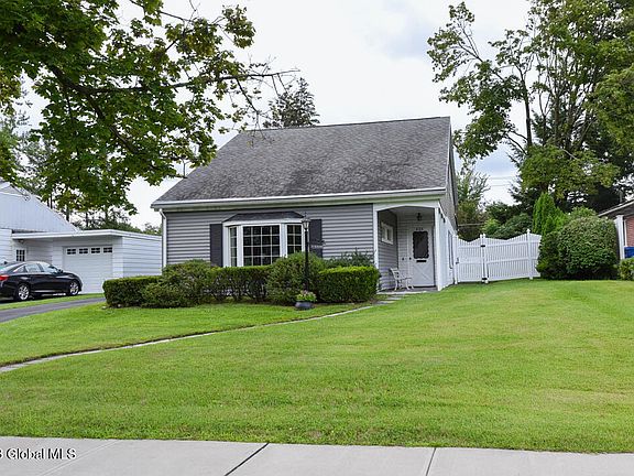 2nd image of 223 Marion Avenue