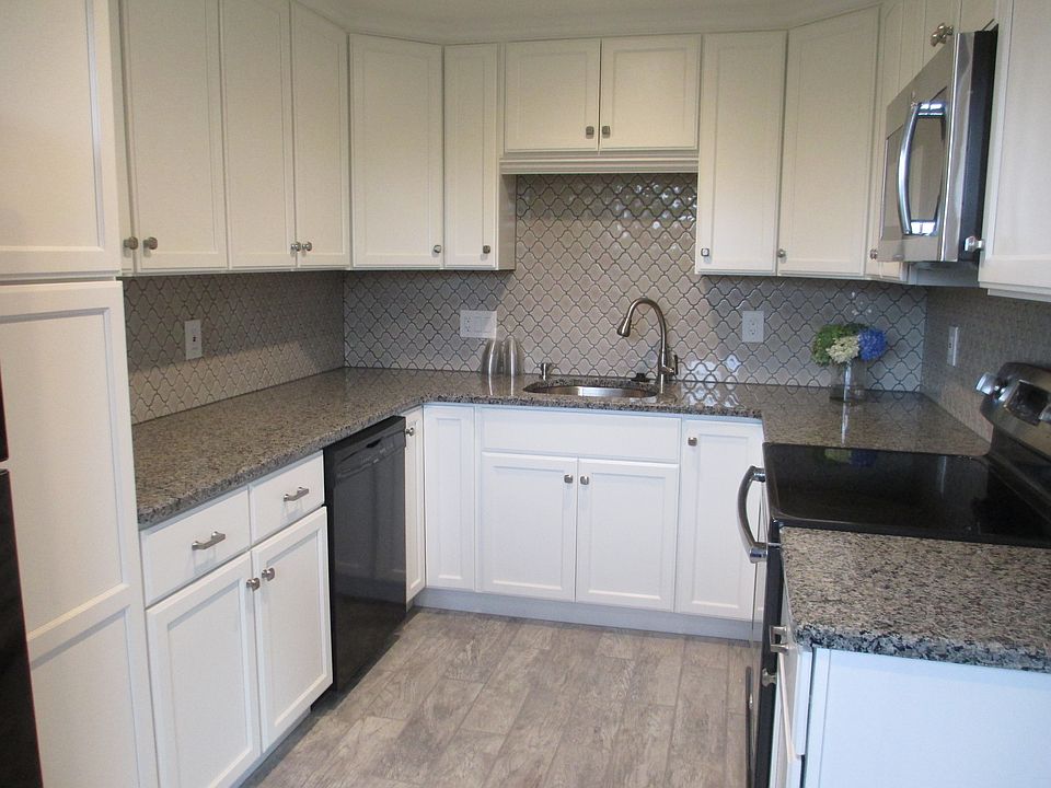1st image of 12 Ledgewood Way APT 28