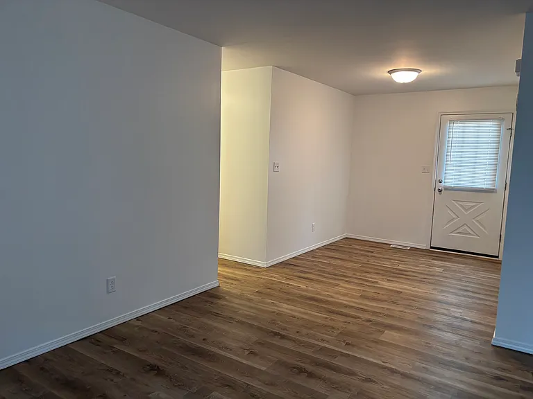 5391 Country Club Rd #B — Photo 4
