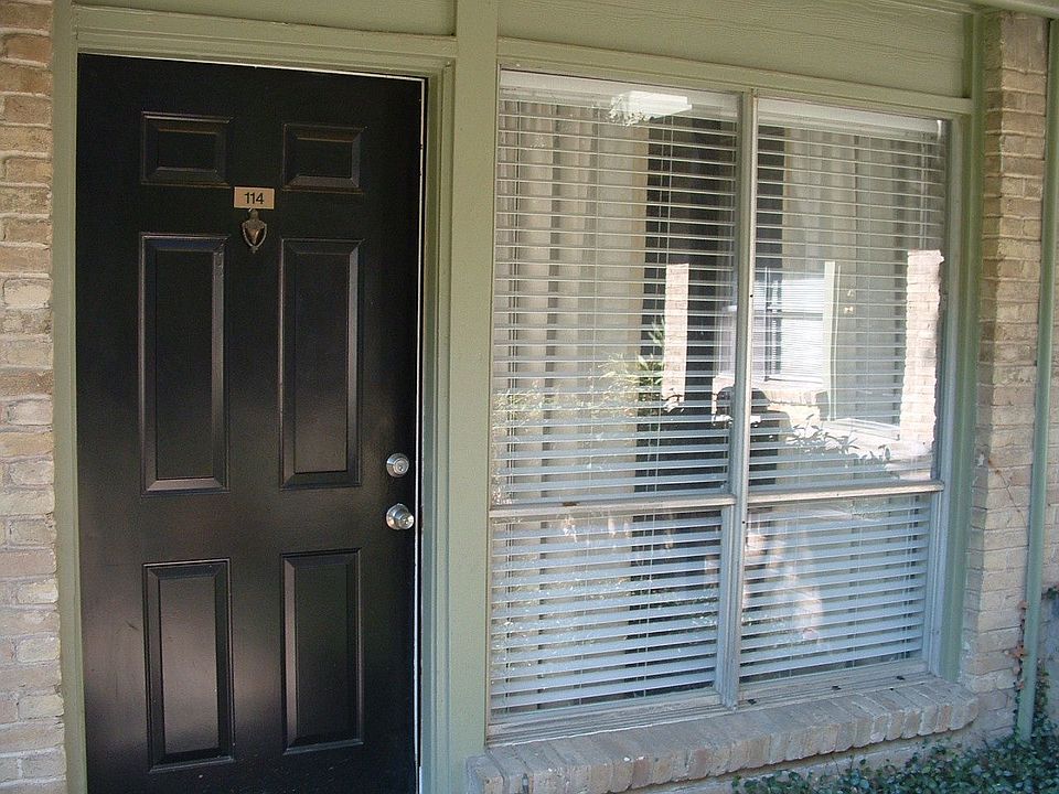 1st image of 3203 Carlisle St #114