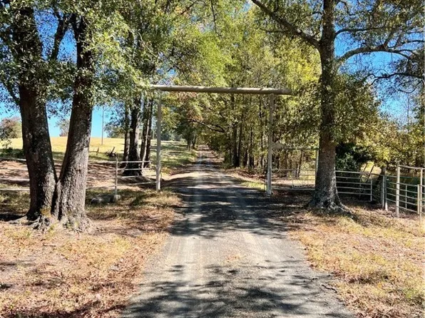 90 Yellow Bass Rd, Smithville, OK 74957