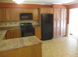 20 N Lorna Ln, Airmont, NY 10952