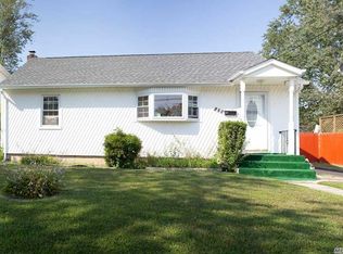 175 Cumberbach St, Wyandanch, NY 11798