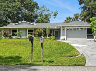 1910 Pine Tree Dr, Edgewater, FL 32141