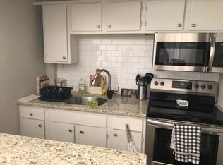 76 Richmond St APT 1, Bristol, RI 02809