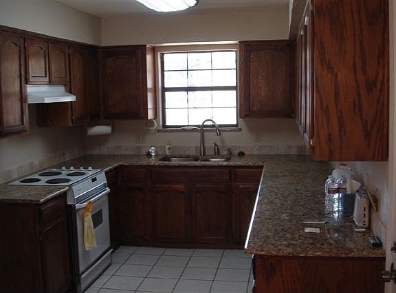 2nd image of 1910 W Spanish Oak Dr