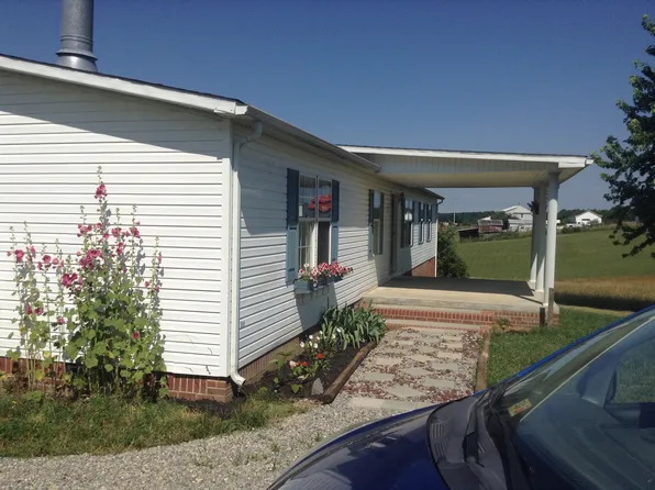 1082 Lick Ridge Rd NE, Check, VA 24072
