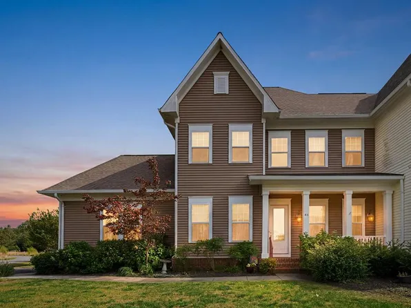 40 N Branson Cove Rd, Hague, VA 22469