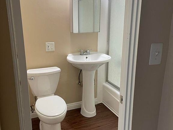 5th image of 271 Molino Ave APT 8