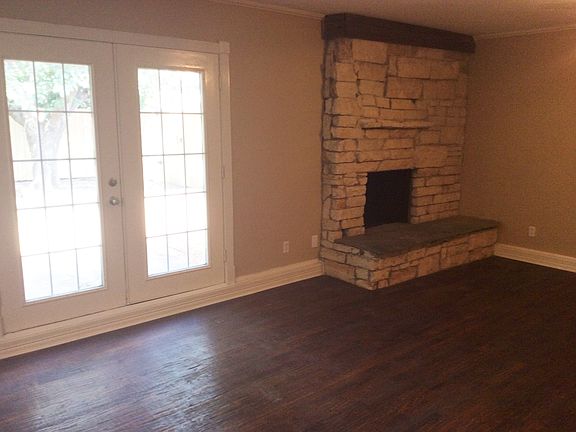 2nd image of 2813 White Oak Ct