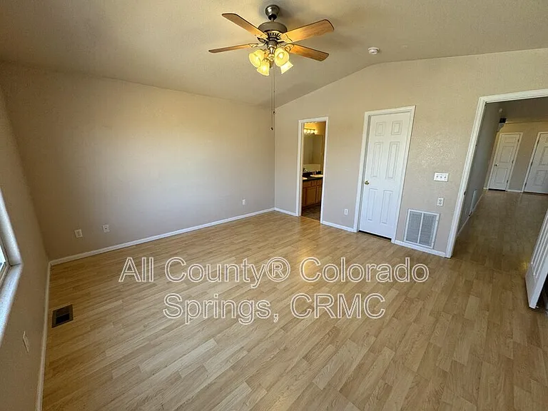 1305 Lords Hill Dr — Photo 10