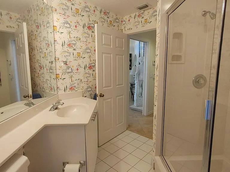 16461 Riverwind Dr — Photo 31