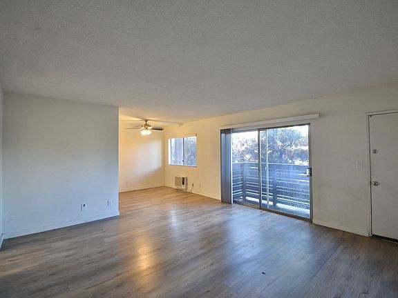 4th image of 12142 Burbank Blvd #17952826