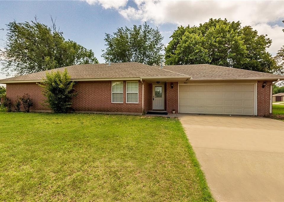1st image of 2814 Lindsay Ln