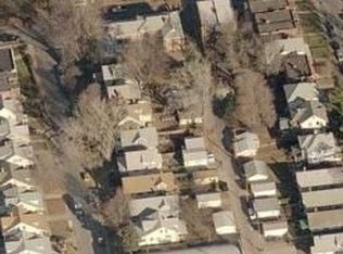 621 S 32nd Ave, Omaha, NE 68105