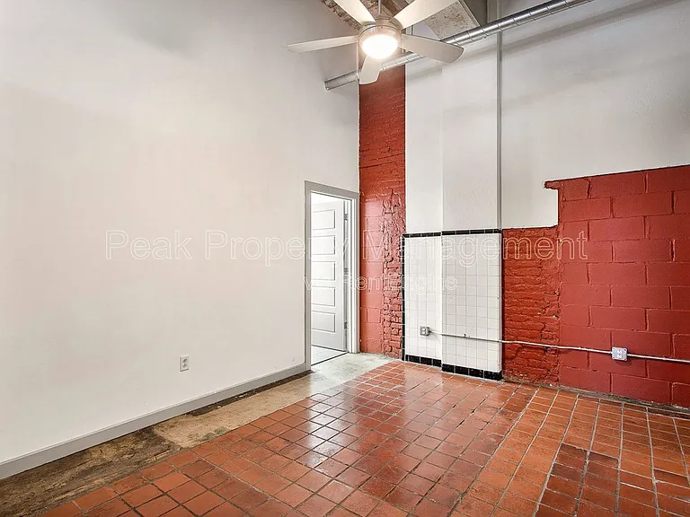 7 E Jackson St — Photo 30
