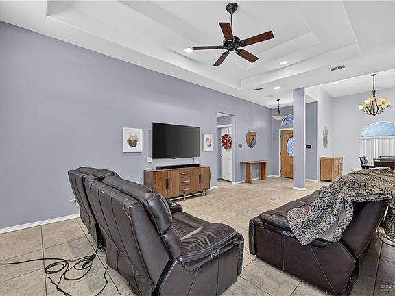 5th image of 3501 Robin Ave