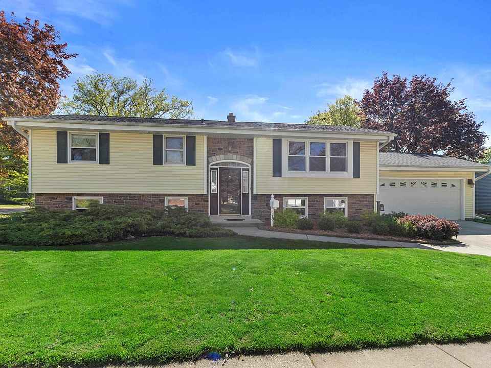 1st image of 219 Greenmeadow Dr