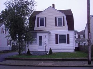 77 Warwick Rd, Pawtucket, RI 02861