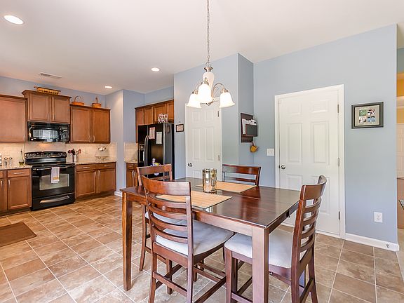 3rd image of 8730 Brideswell Ln