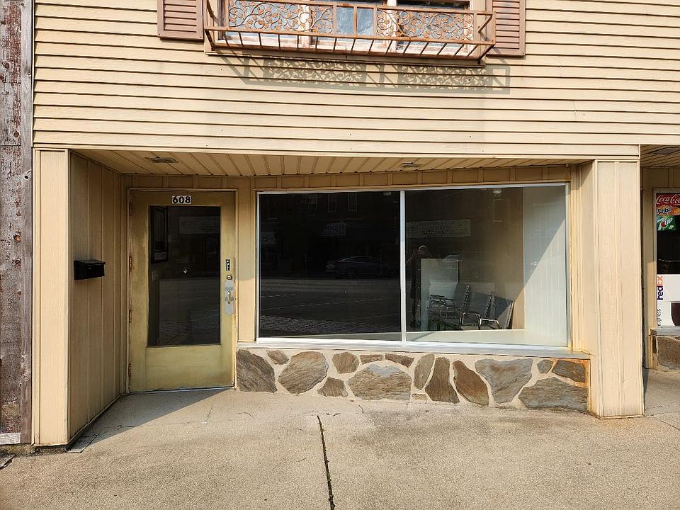 1st image of 608 S Broadway St