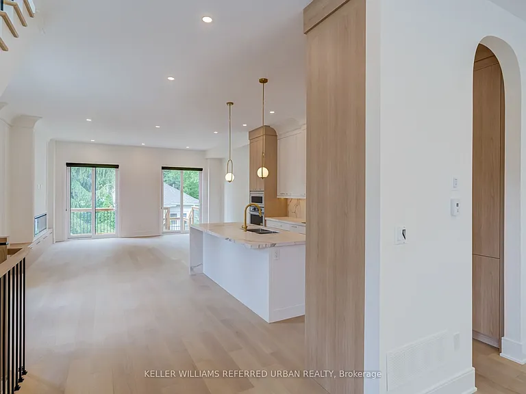 39 Wesley Ave — Photo 15