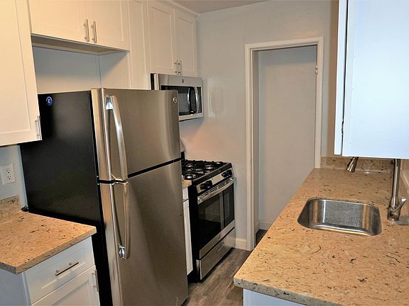 5th image of 2314 O St APT 4