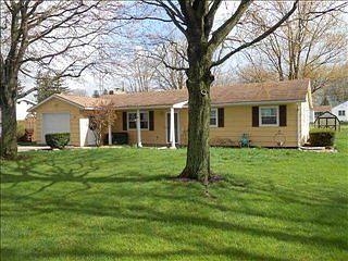 1st image of 463 W Lincoln Dr