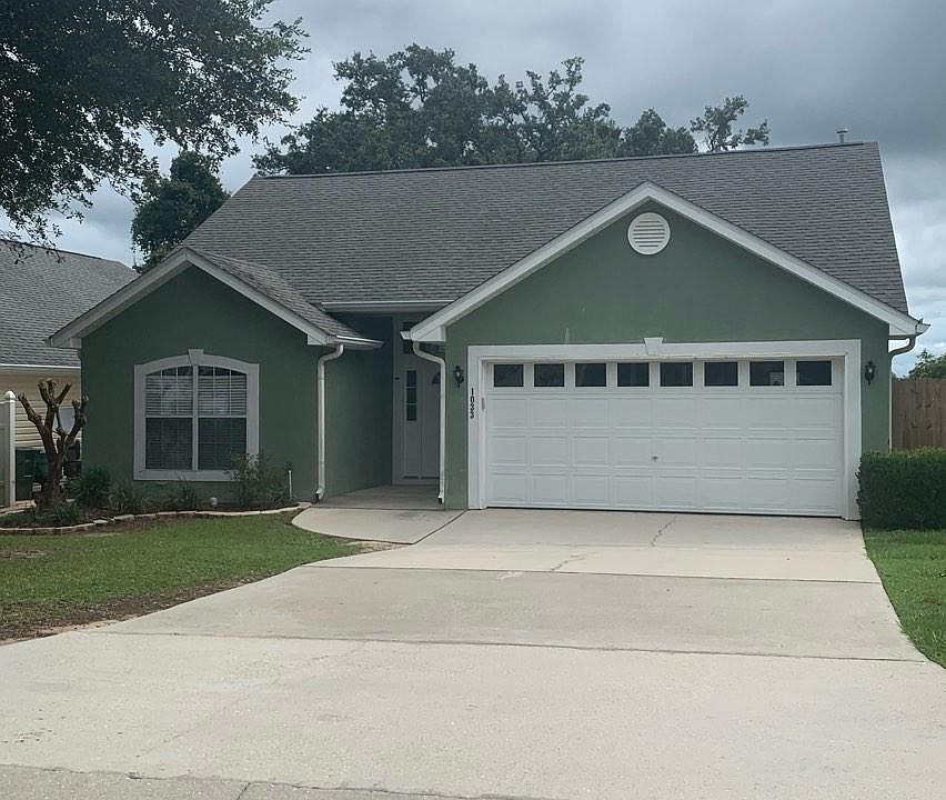 1st image of 1033 Piney Z Plantation Rd