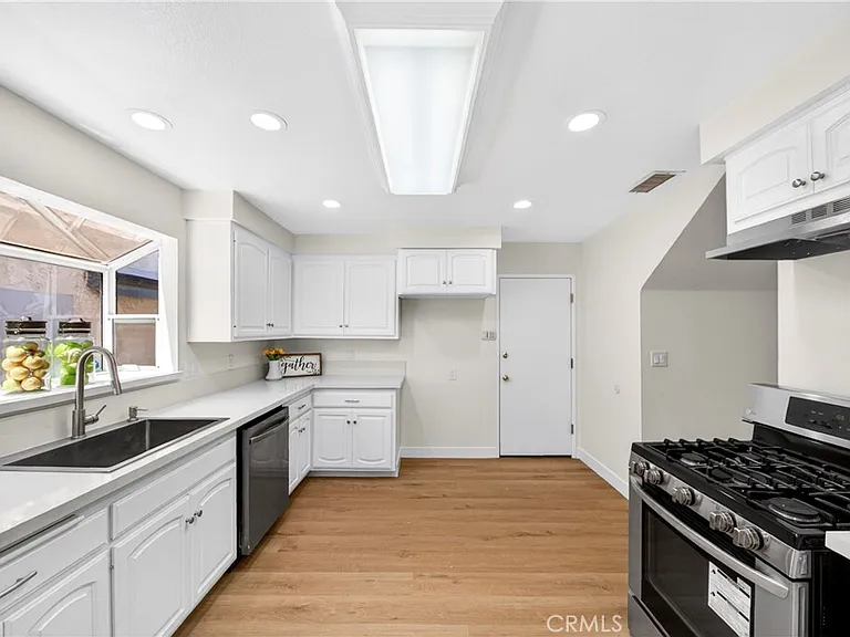 7552 Thousand Oaks Dr — Photo 8