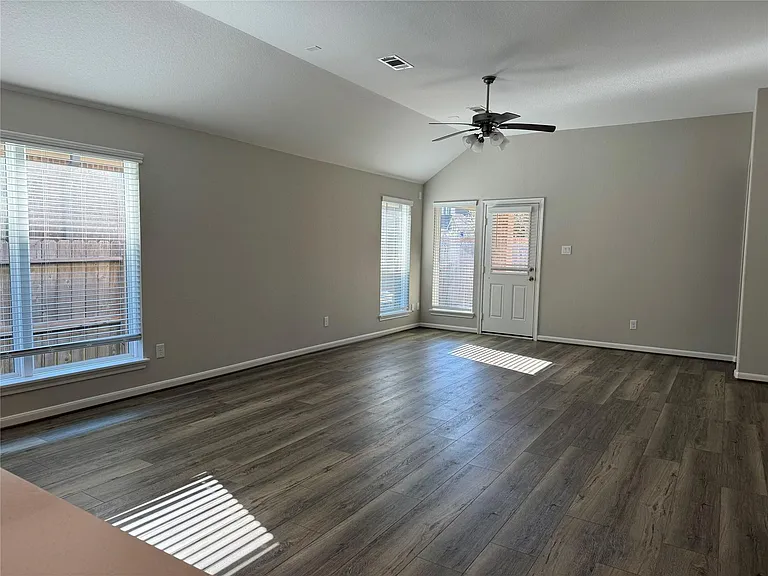 24515 Bludana Ln — Photo 5