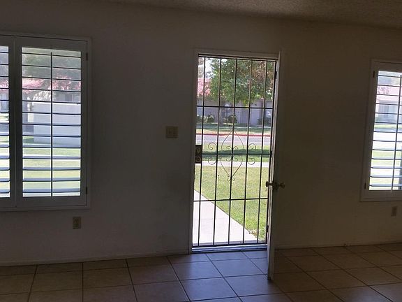 4th image of 82848 Crawford Dr