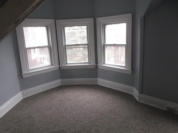 2nd image of 384 Richmond Ave #4