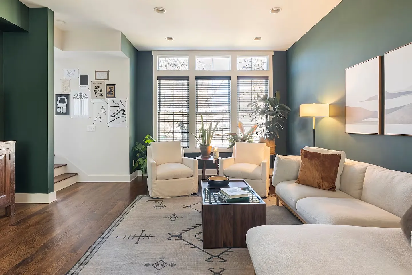 1027 E Trinity Ln — Photo 3